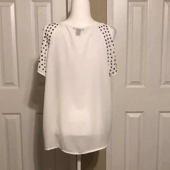 Forever 21 White Blouse with Beat Drop Sleeves - Picture 3 of 3